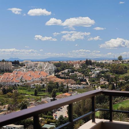 Amazing Apartment With Stunning Views 마르베야 외부 사진