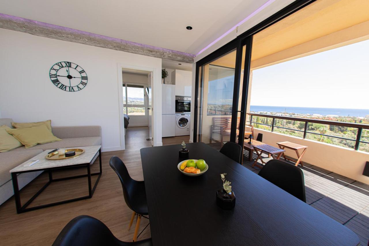 Amazing Apartment With Stunning Views 마르베야 외부 사진